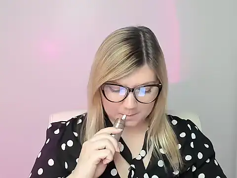 Lola moree online show from 10-22-25, 12:16