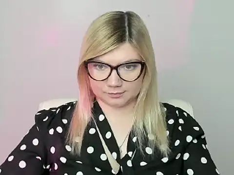 Lola moree online show from 10-27-25, 12:42