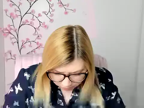 Lola moree online show from 04-28-26, 11:37