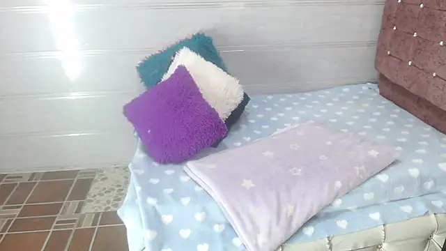 Ariasmithog online show from 09-13-25, 01:44