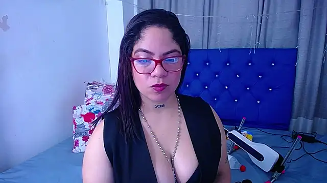 Snapshot of hornny_cougar chatting on 10-10-25, 03:16 hornny cougar online show from 10-10-25, 03:16