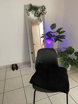 meli ortiz  online show from 11-04-25, 04:17