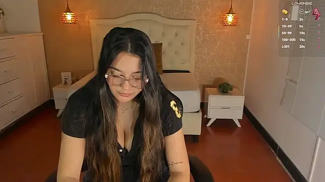 Hadley  online show from 10-28-25, 02:59