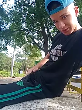 arevalo1124 online show from 09-12-25, 09:37