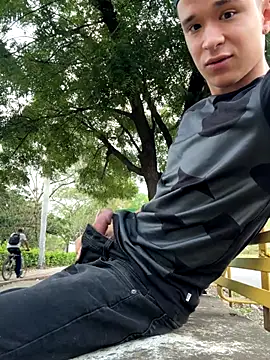 arevalo1124 online show from 10-16-25, 09:49