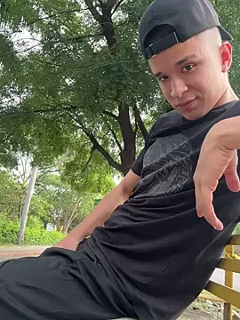 arevalo1124 online show from 11-13-25, 09:03