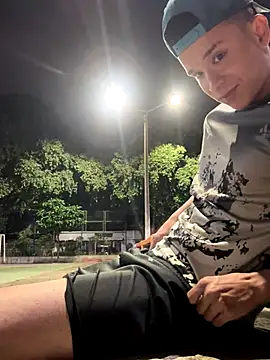 arevalo1124 online show from 12-21-25, 05:58