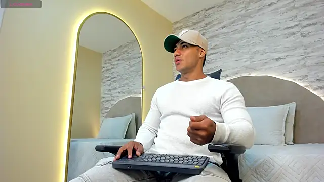 lennox ray online show from 02-22-25, 01:35