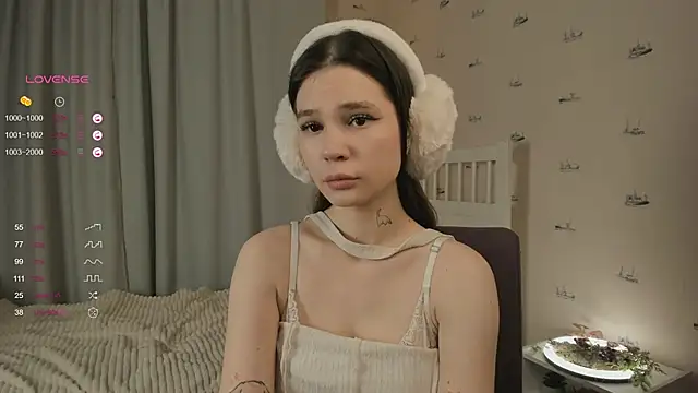 Snapshot of OdetteAven chatting on 02-01-25, 12:16 OdetteAven online show from 02-01-25, 12:16