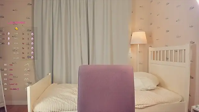 Snapshot of OdetteAven chatting on 02-02-25, 08:35 OdetteAven online show from 02-02-25, 08:35