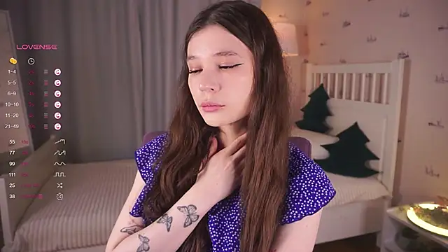 Snapshot of OdetteAven chatting on 02-03-25, 06:13 OdetteAven online show from 02-03-25, 06:13