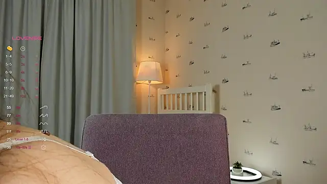 Snapshot of OdetteAven chatting on 02-20-25, 07:01 OdetteAven online show from 02-20-25, 07:01