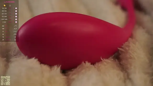 Snapshot of OdetteAven chatting on 03-22-25, 11:42 OdetteAven online show from 03-22-25, 11:42