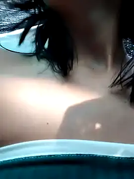 Snapshot of Maiden-Hot chatting on 01-30-25, 12:48 Maiden-Hot online show from 01-30-25, 12:48