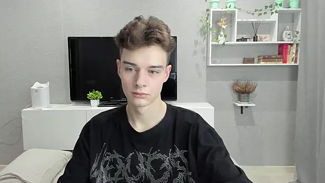 Snapshot of avegothy- chatting on 01-31-25, 11:46 avegothy- online show from 01-31-25, 11:46