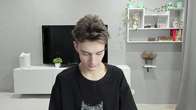 Snapshot of avegothy- chatting on 02-06-25, 12:59 avegothy- online show from 02-06-25, 12:59