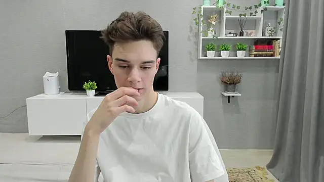 Snapshot of avegothy- chatting on 02-12-25, 09:52 avegothy- online show from 02-12-25, 09:52