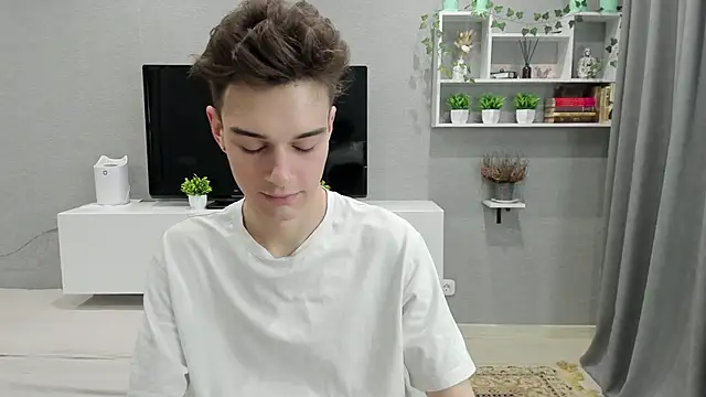 Snapshot of avegothy- chatting on 02-12-25, 01:27 avegothy- online show from 02-12-25, 01:27