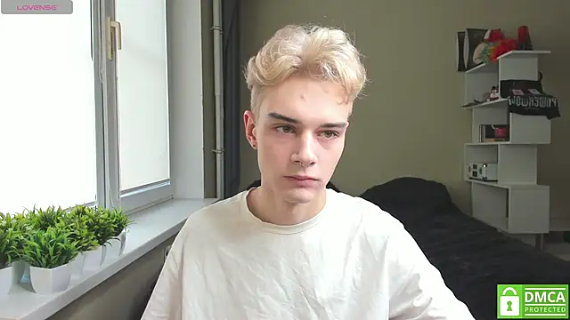 Snapshot of avegothy- chatting on 03-10-25, 12:48 avegothy- online show from 03-10-25, 12:48