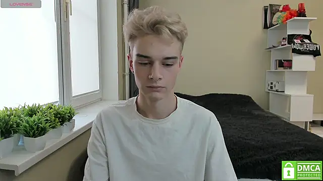 Snapshot of avegothy- chatting on 03-11-25, 10:07 avegothy- online show from 03-11-25, 10:07