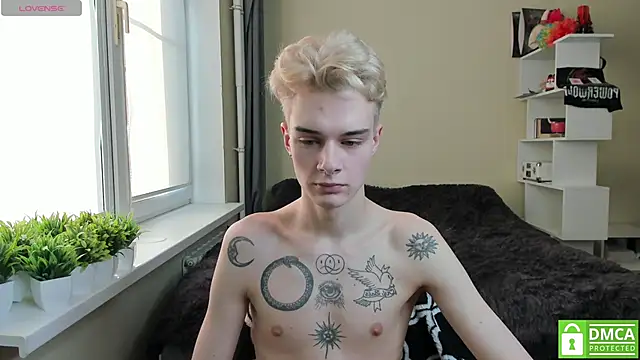 Snapshot of avegothy- chatting on 03-14-25, 02:41 avegothy- online show from 03-14-25, 02:41