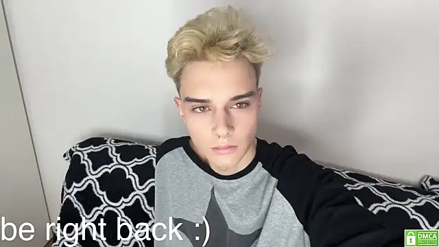 Snapshot of avegothy- chatting on 11-15-25, 04:47 avegothy- online show from 11-15-25, 04:47