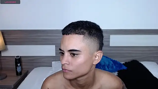 Liiamthompson online show from 11-10-25, 11:09