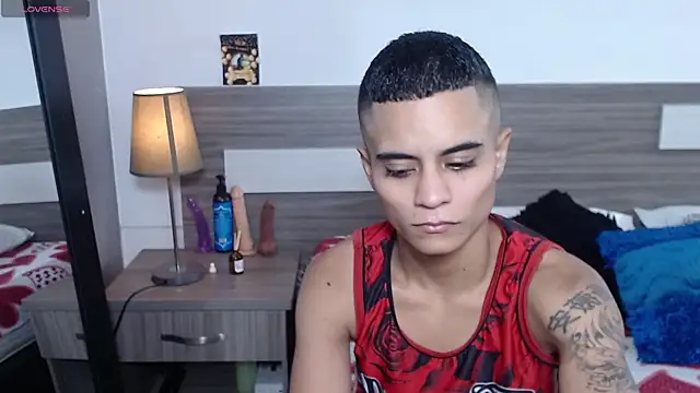 Liiamthompson online show from 11-20-25, 07:13