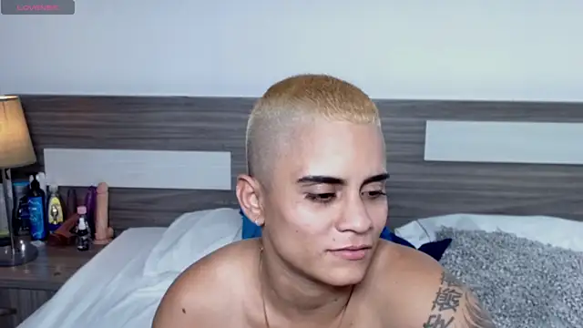 Liiamthompson online show from 01-10-26, 11:09