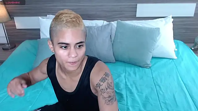 Liiamthompson online show from 01-18-26, 10:19