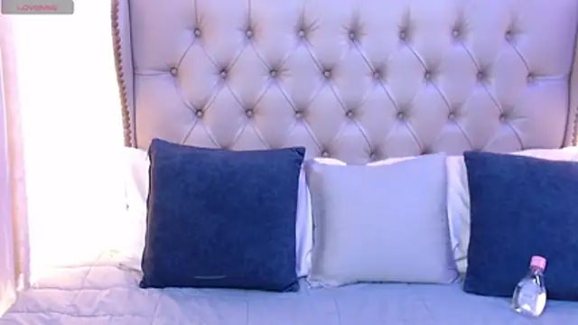 Liiamthompson online show from 07-06-26, 03:03