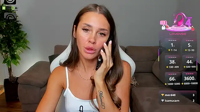 Snapshot of Anya-Ray chatting on 10-08-25, 12:36 Anya-Ray online show from 10-08-25, 12:36