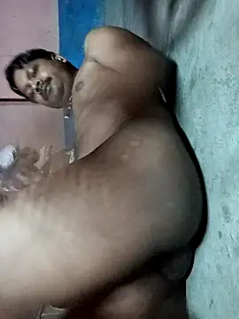 Snapshot of romantictubai chatting on 03-17-25, 06:32 romantictubai online show from 03-17-25, 06:32