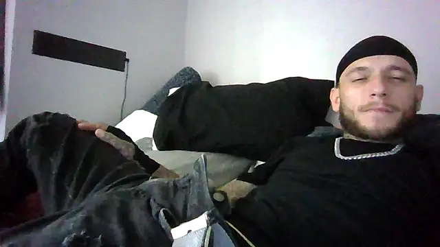 Snapshot of cruz815 chatting on 05-25-26, 05:30 cruz815 online show from 05-25-26, 05:30