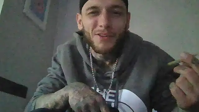 Snapshot of cruz815 chatting on 06-01-26, 12:29 cruz815 online show from 06-01-26, 12:29