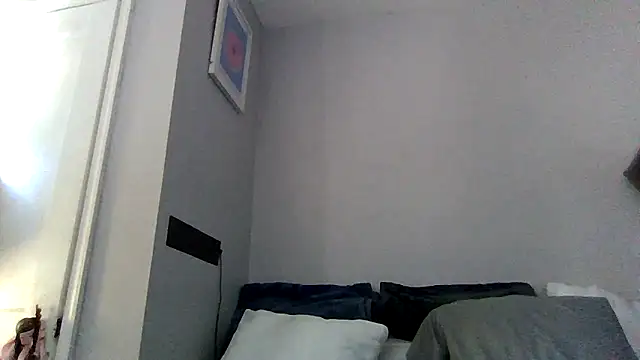 Snapshot of cruz815 chatting on 06-03-26, 06:46 cruz815 online show from 06-03-26, 06:46