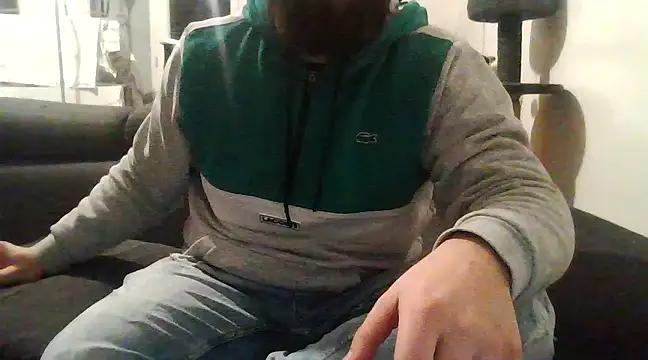 Snapshot of Zer_oki chatting on 03-08-25, 07:31 Zer oki online show from 03-08-25, 07:31