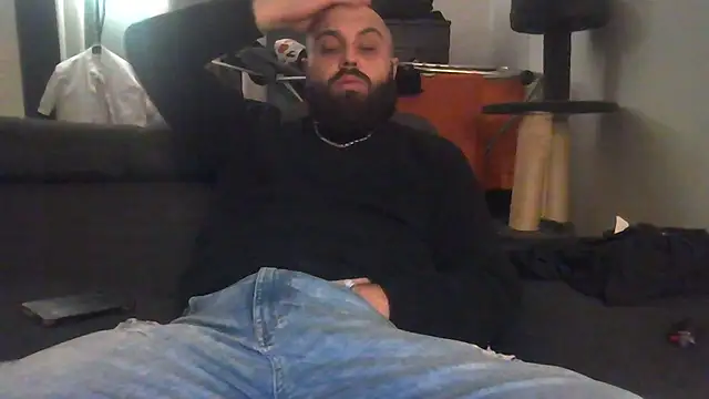 Snapshot of Zer_oki chatting on 03-12-25, 10:28 Zer oki online show from 03-12-25, 10:28