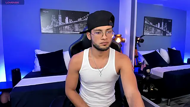 Max Conor1 online show from 04-27-26, 06:00