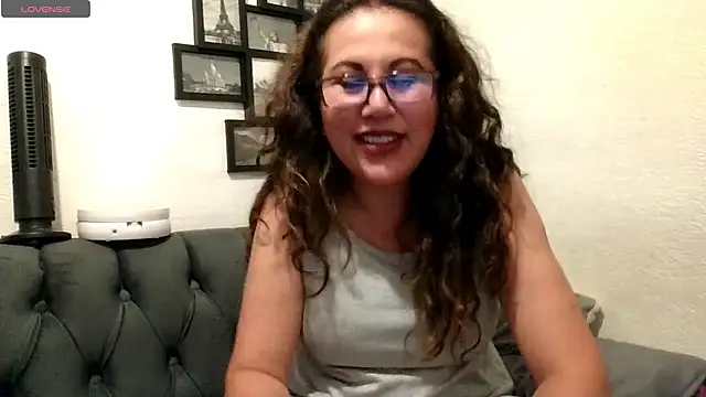 MirandaLatinaLovely online show from 06-10-26, 04:45