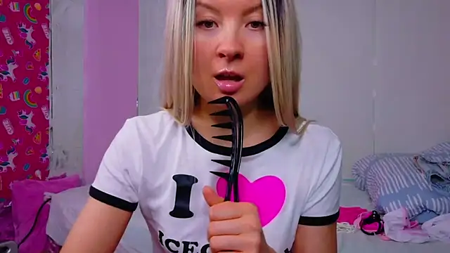 Snapshot of TwerkingCheerleader chatting on 04-04-26, 04:59 TwerkingCheerleader online show from 04-04-26, 04:59