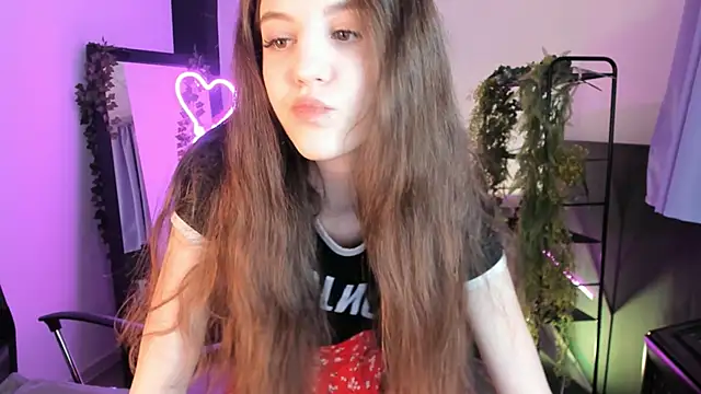 Snapshot of MilaStoyne chatting on 02-24-25, 08:03 MilaStoyne online show from 02-24-25, 08:03