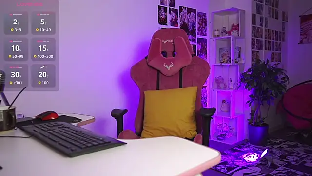 Snapshot of MilaStoyne chatting on 09-12-25, 06:24 MilaStoyne online show from 09-12-25, 06:24