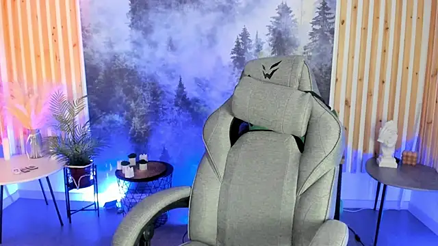 Snapshot of MilaStoyne chatting on 12-02-25, 07:47 MilaStoyne online show from 12-02-25, 07:47