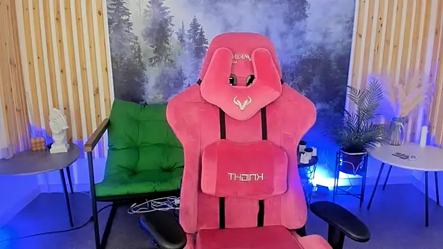 Snapshot of MilaStoyne chatting on 12-03-25, 08:12 MilaStoyne online show from 12-03-25, 08:12