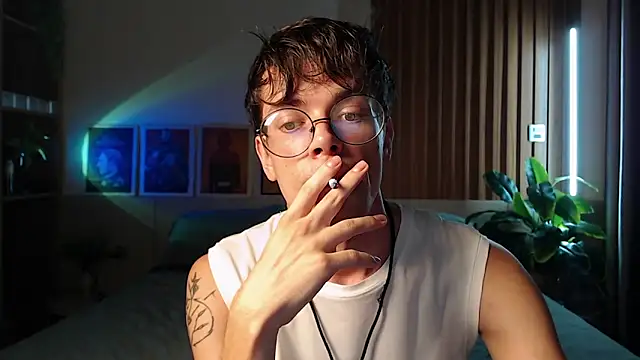 William Henry  online show from 04-11-26, 02:43