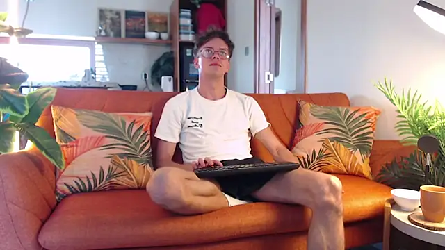 William Henry  online show from 04-22-26, 05:21