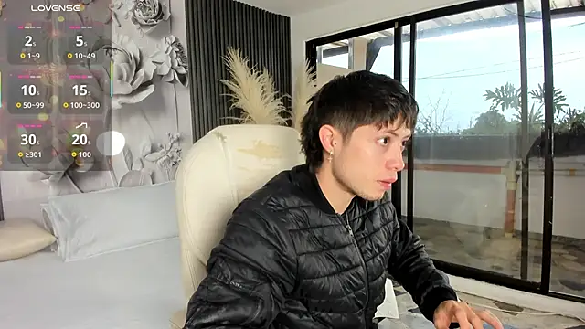 marcuscollins1  online show from 02-10-26, 12:31