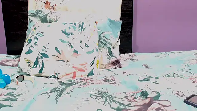 Snapshot of MissBOOBSDIVA chatting on 10-20-25, 05:19 MissBOOBSDIVA online show from 10-20-25, 05:19