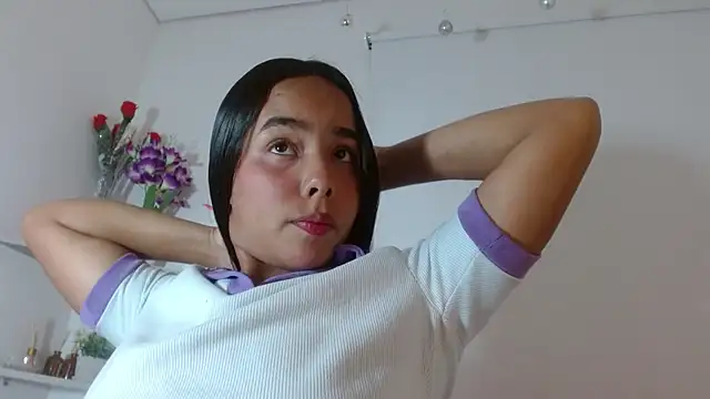 Snapshot of Roxy_Stonee chatting on 11-25-25, 07:25 Roxy Stonee online show from 11-25-25, 07:25